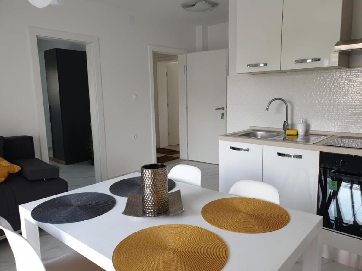 נובליה Premium Apartments Adore מראה חיצוני תמונה