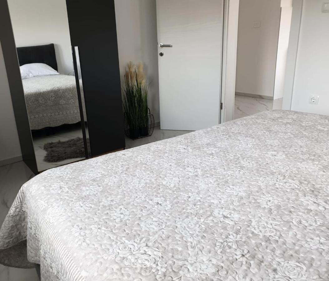 נובליה Premium Apartments Adore מראה חיצוני תמונה