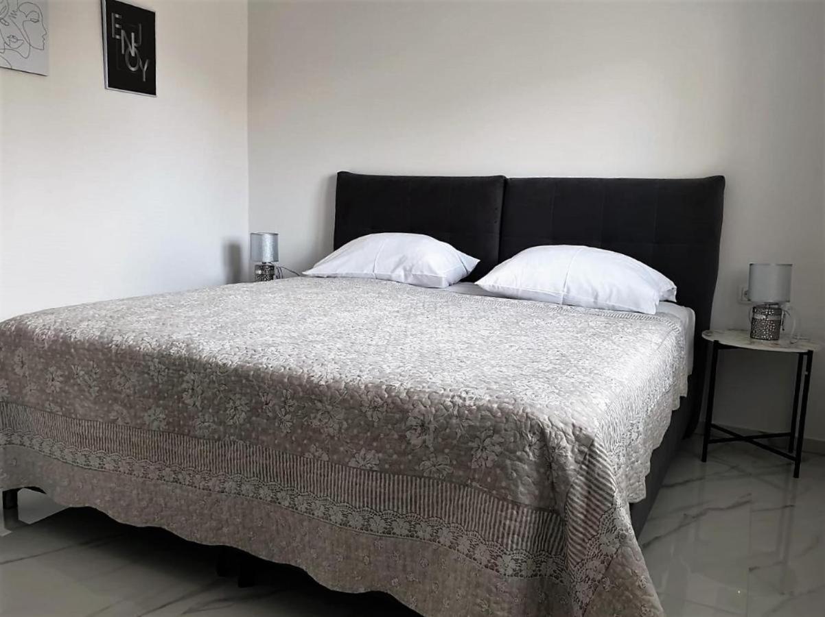 נובליה Premium Apartments Adore מראה חיצוני תמונה