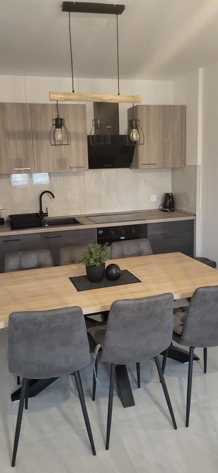 נובליה Premium Apartments Adore מראה חיצוני תמונה